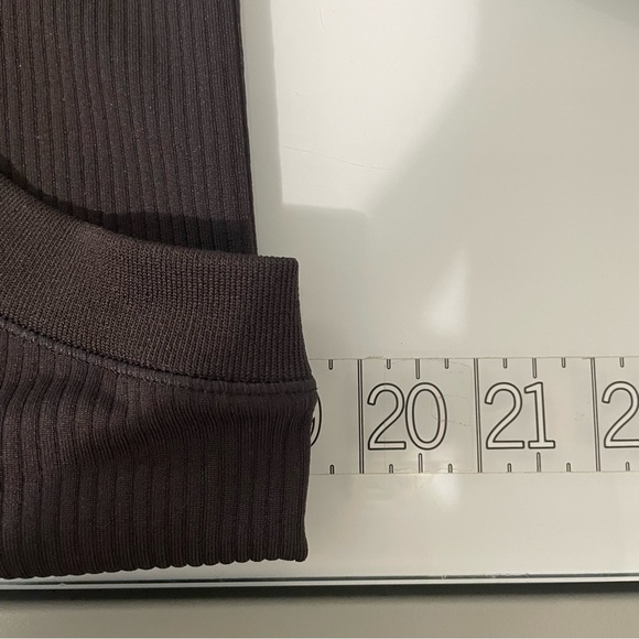 NWOT ATHLETA Brown Seamless Renew High Neck Tank 1X - Picture 5 of 6